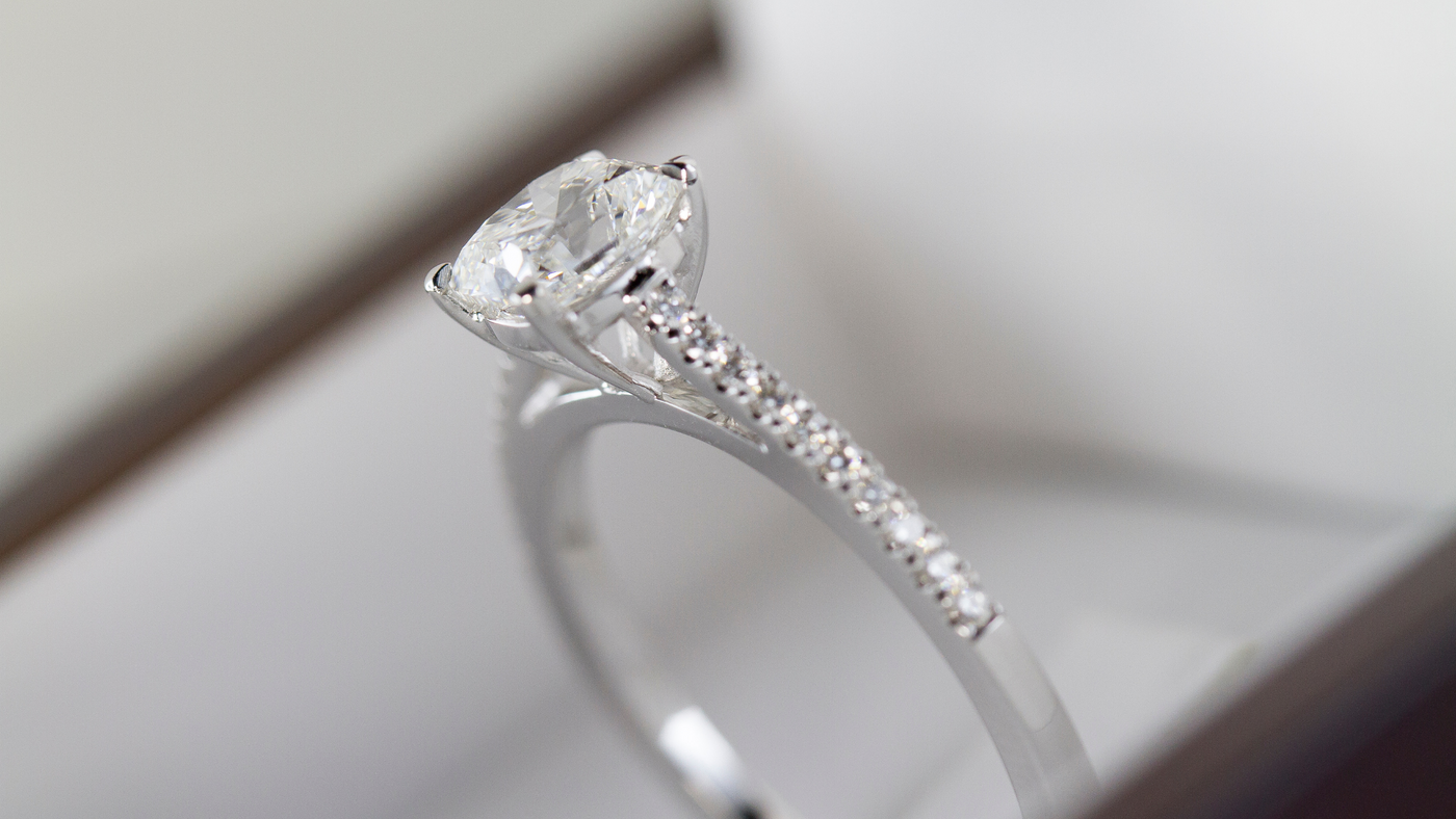 How to clean silver ring at home on sale