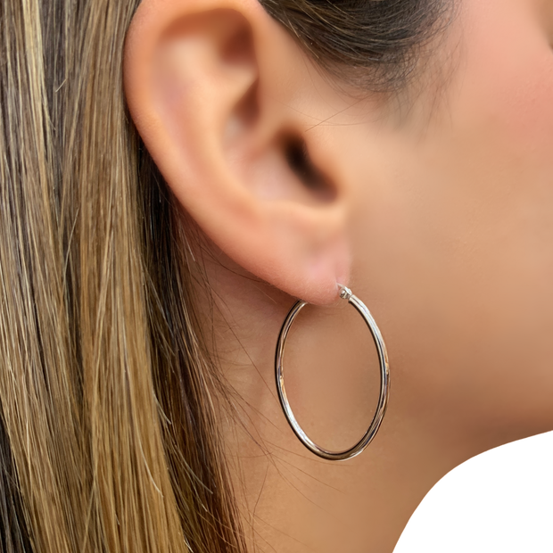 14K White Gold Oval Medium Hoop Earrings