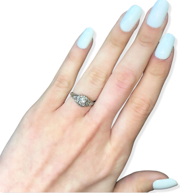 18K Vintage Diamond Engagement Ring