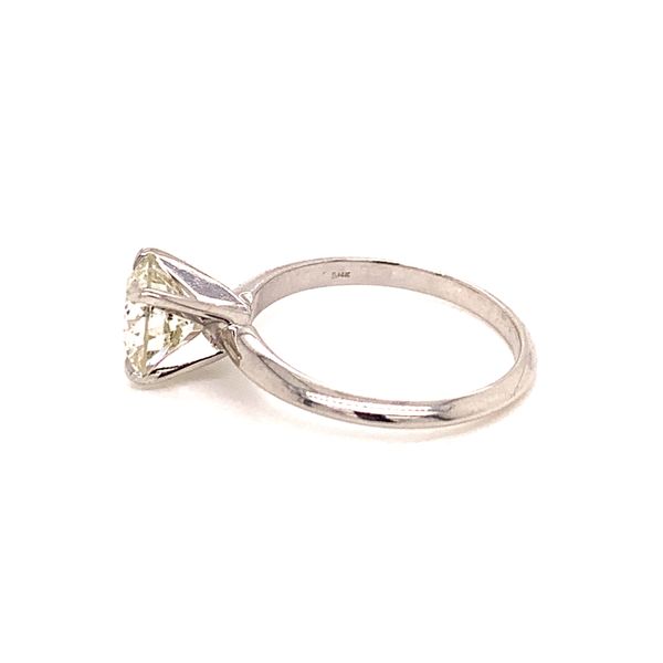 Solitaire Round Diamond Engagement Ring